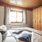 Saxerhof Apartman *